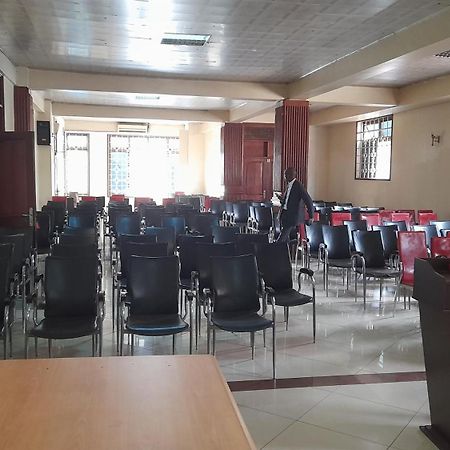 New Jbk Hotel Kampala Extérieur photo