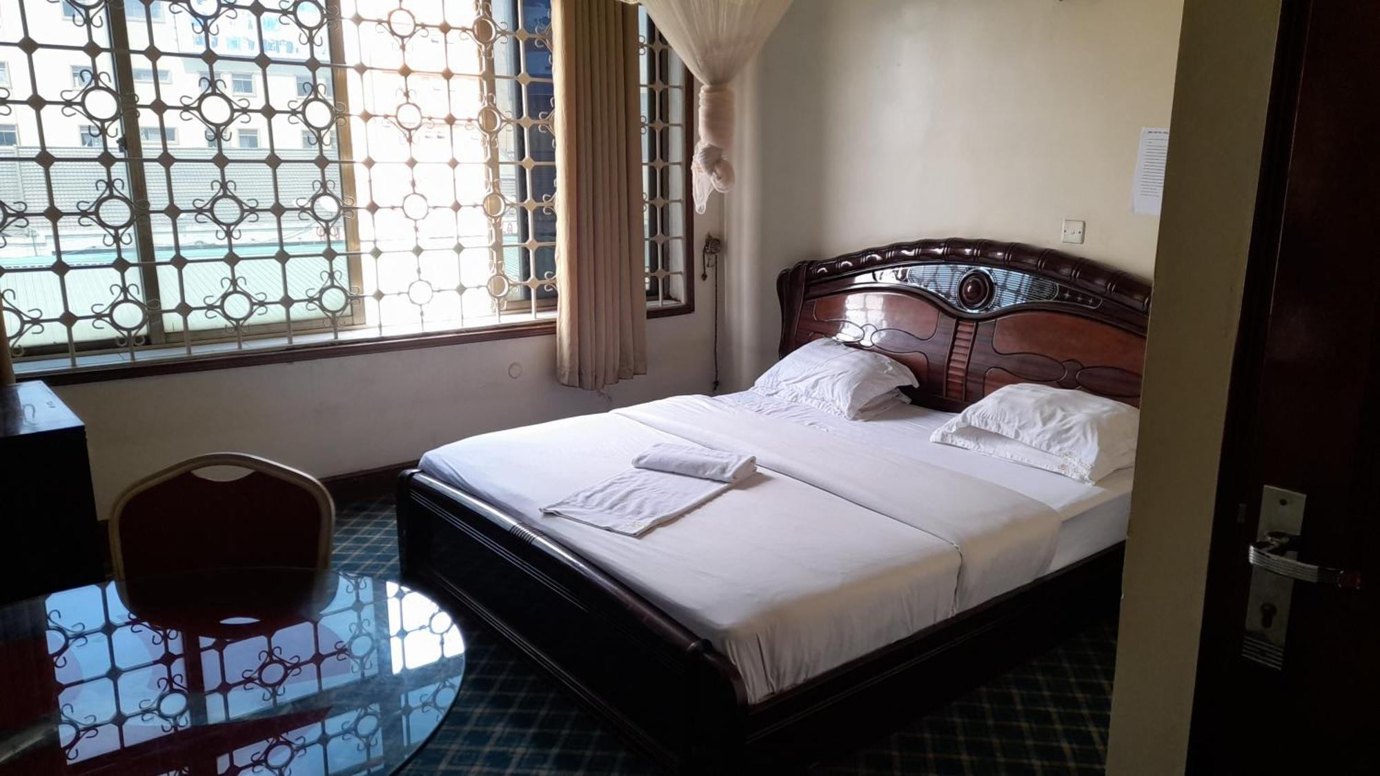 New Jbk Hotel Kampala Extérieur photo