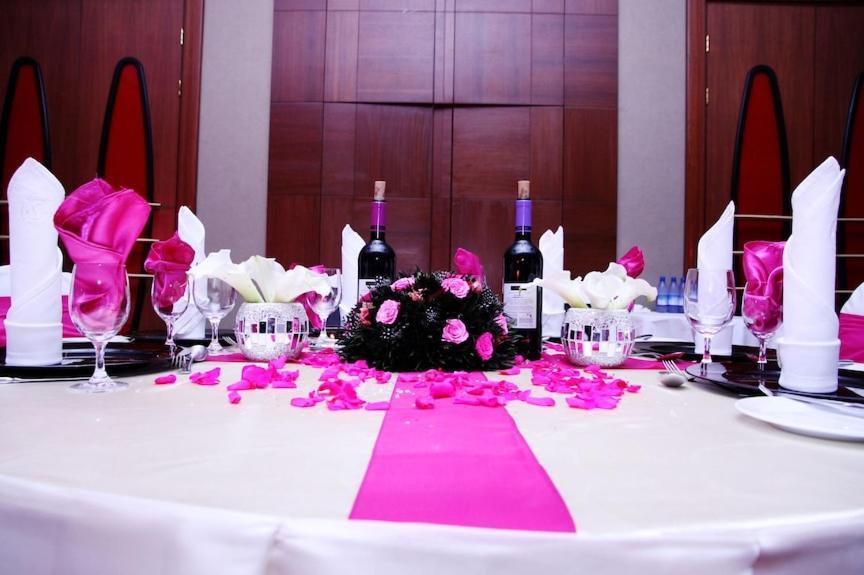New Jbk Hotel Kampala Extérieur photo