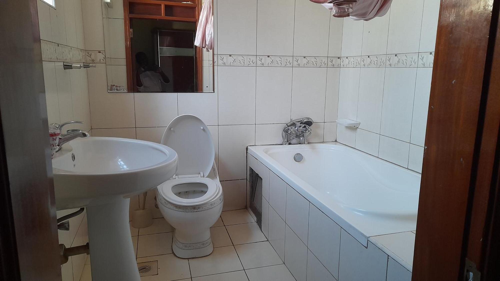 New Jbk Hotel Kampala Extérieur photo