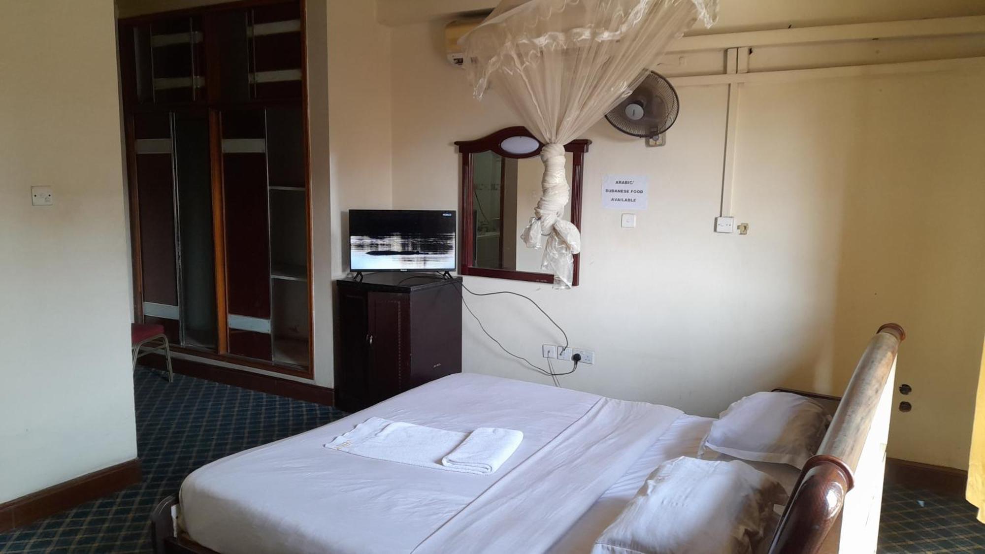 New Jbk Hotel Kampala Extérieur photo