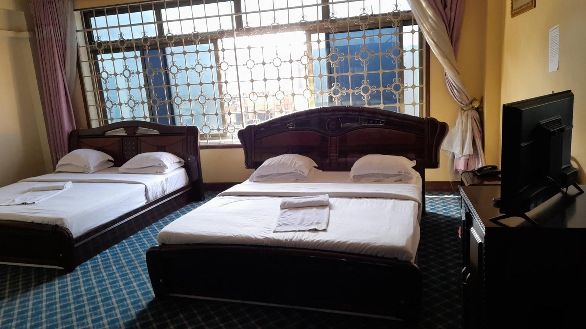 New Jbk Hotel Kampala Extérieur photo
