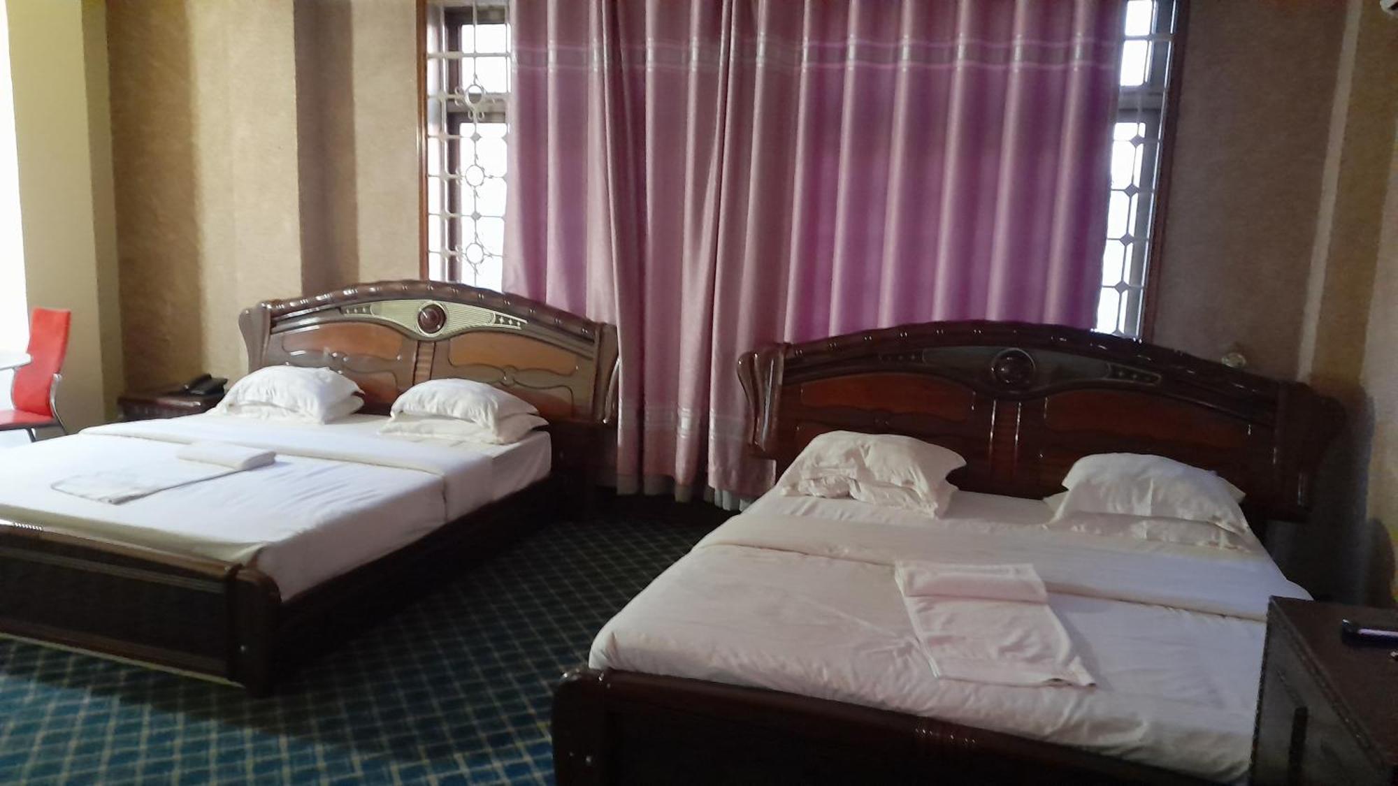 New Jbk Hotel Kampala Extérieur photo